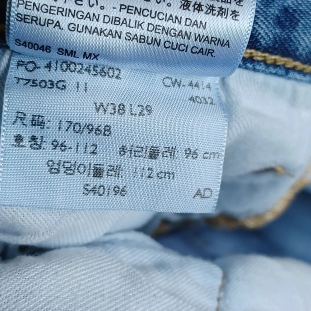 Levis jeans button fly 501 , 38x29